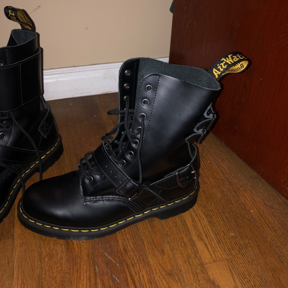 Doc Martens - Picture 2 of 4